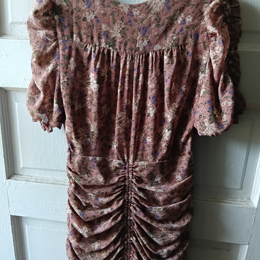 Floral Ruched Dress - Picture 4 of 4